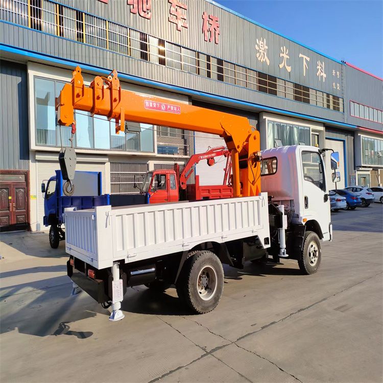 平山区三轮随车吊定制 农用改装机自备吊中瑞长期出售